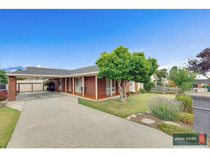 4 Belvedere Court, Newborough VIC 3825