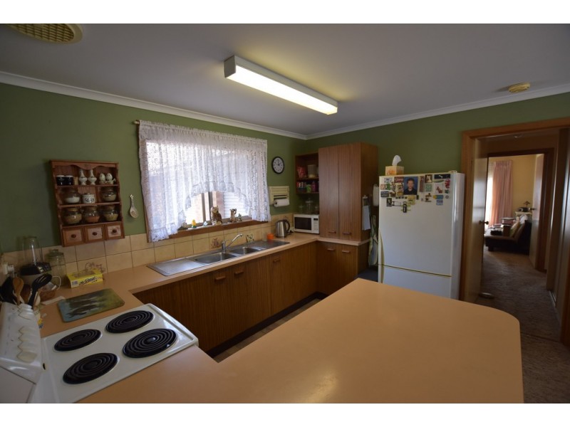 2/18 Gibson Street, Moe VIC 3825