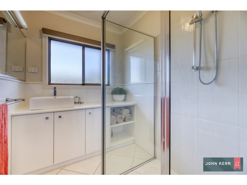 1/23 Central Avenue, Newborough VIC 3825