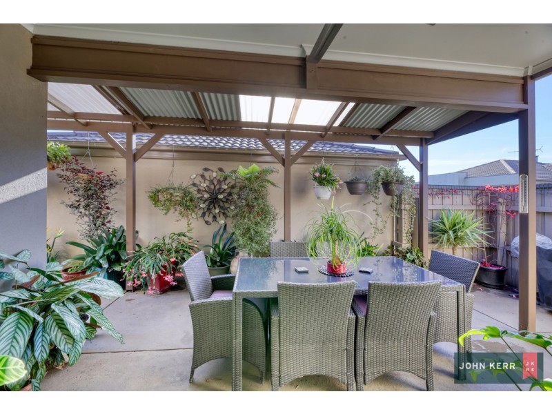 1/23 Central Avenue, Newborough VIC 3825