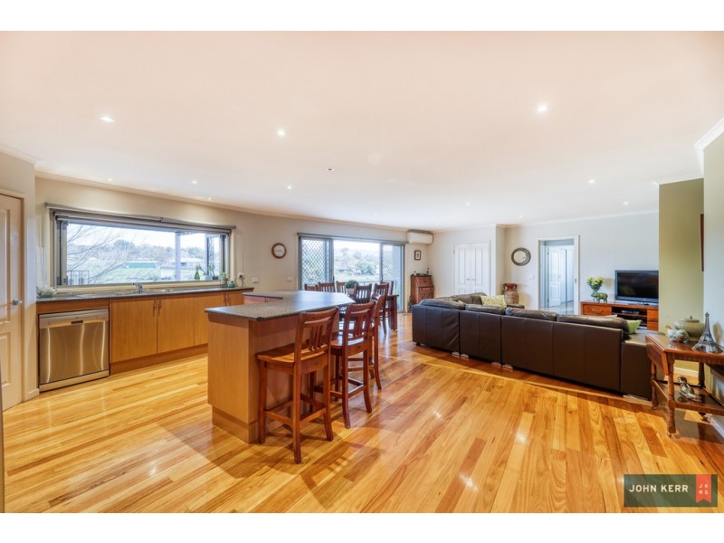 8 Rita Court, Newborough VIC 3825