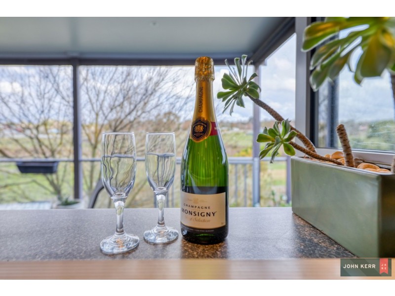8 Rita Court, Newborough VIC 3825