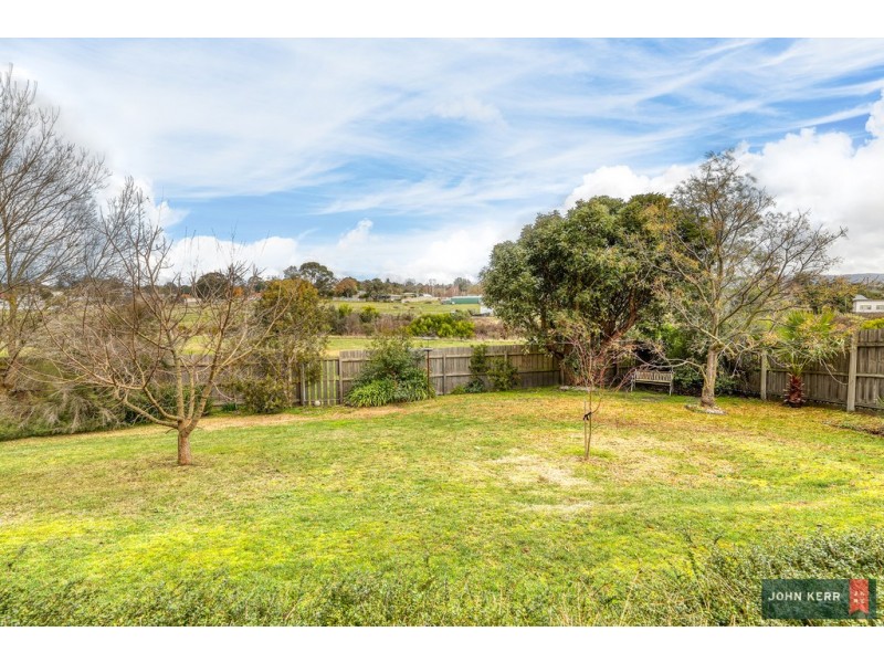 8 Rita Court, Newborough VIC 3825
