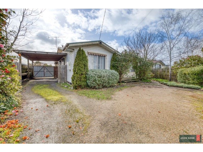 8 Thoresby Street, Newborough VIC 3825