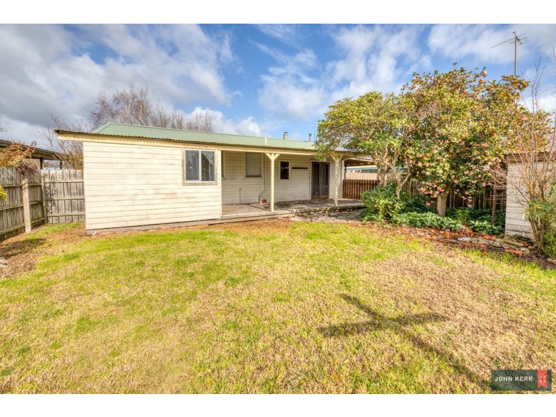 8 Thoresby Street, Newborough VIC 3825