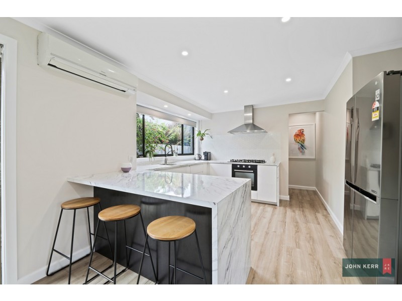 8 Hall Court, Newborough VIC 3825