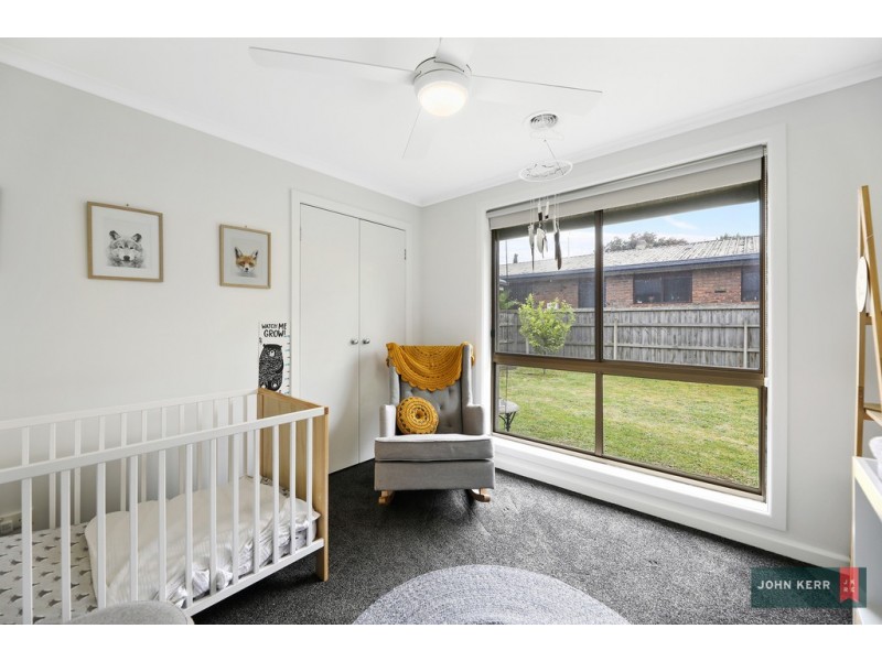 8 Hall Court, Newborough VIC 3825