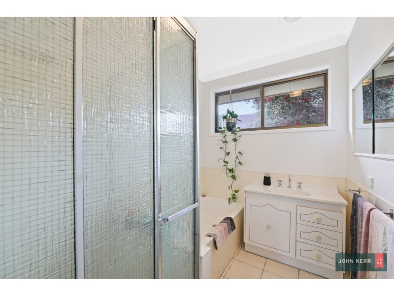 8 Hall Court, Newborough VIC 3825