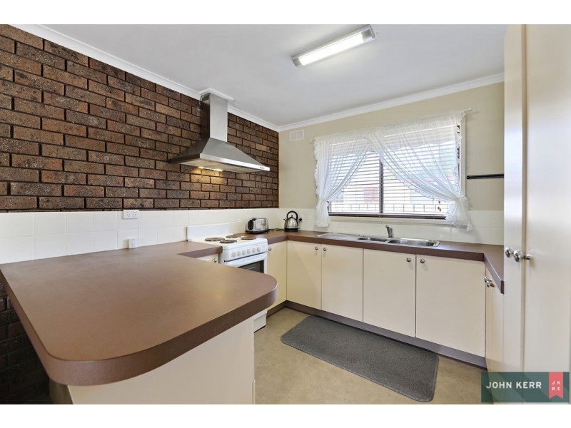 2/2 O’Reilly Court, Moe VIC 3825