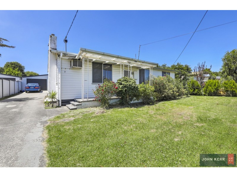 7 Boolarra Avenue, Newborough VIC 3825