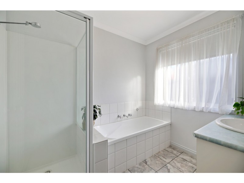 3/23-25 Ollerton Avenue, Newborough VIC 3825