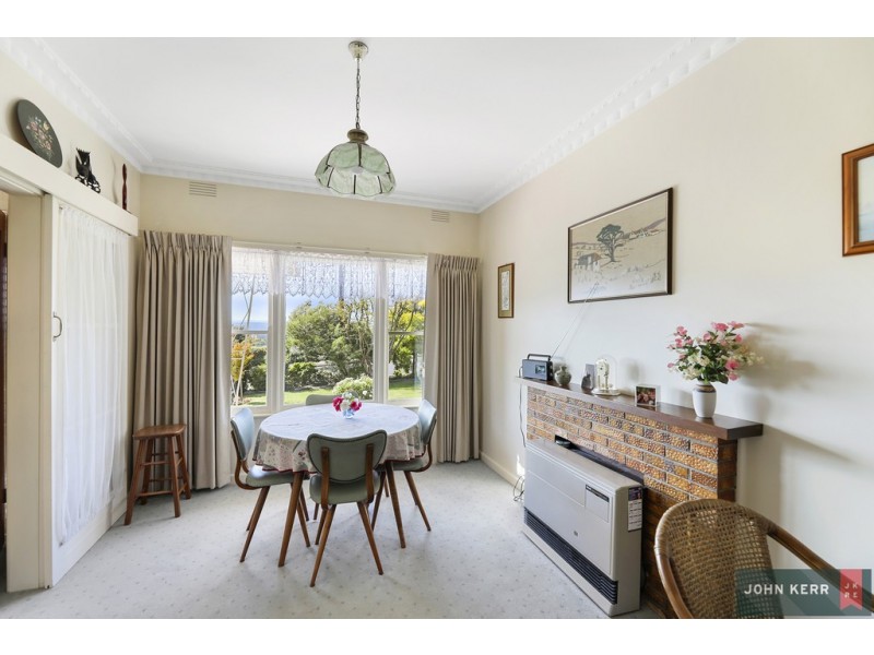 14 Cemetery Road, Moe VIC 3825