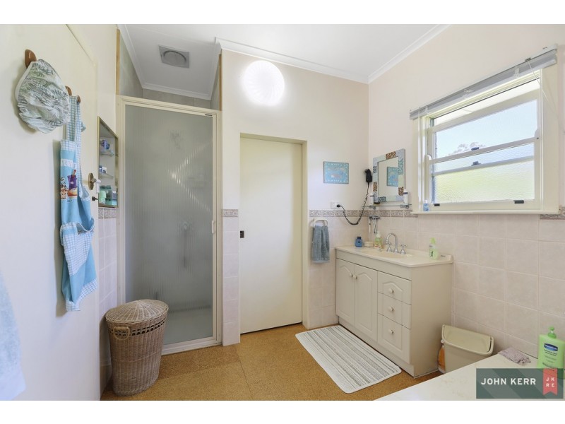 14 Cemetery Road, Moe VIC 3825