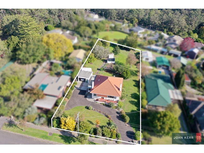 14 Cemetery Road, Moe VIC 3825