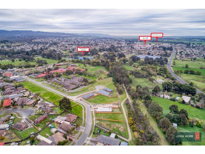 24 Amaroo Way, Newborough VIC 3825