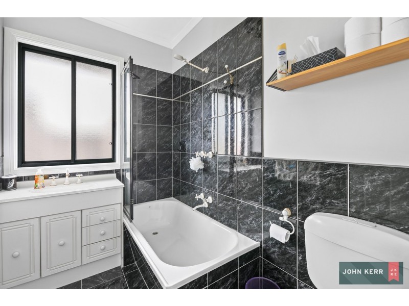 42 Alexander Avenue, Moe VIC 3825