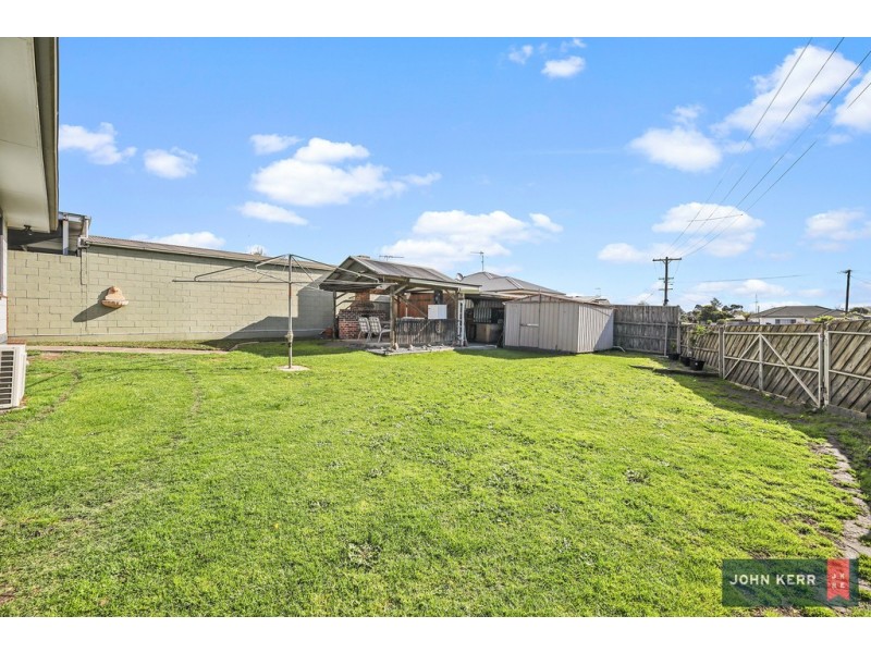42 Alexander Avenue, Moe VIC 3825
