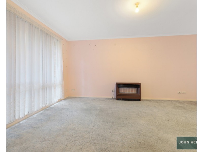 24 Jeeralang Avenue, Newborough VIC 3825