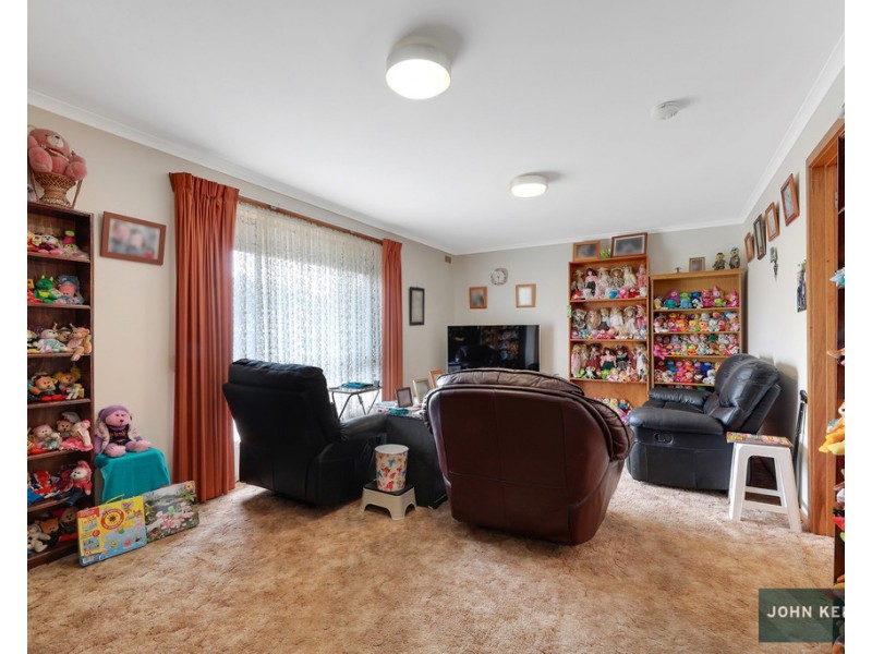 1/1 Libra Crescent, Moe VIC 3825