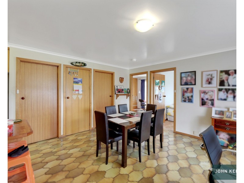 1/1 Libra Crescent, Moe VIC 3825