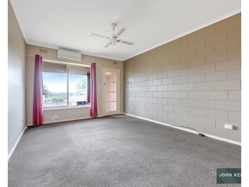 2/14 Balfour Street, Newborough VIC 3825