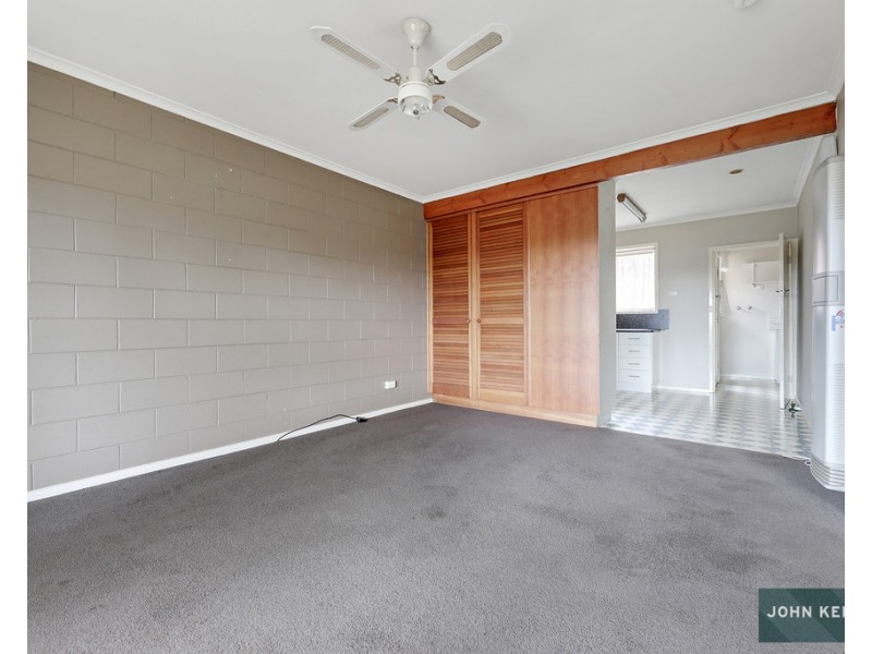 2/14 Balfour Street, Newborough VIC 3825