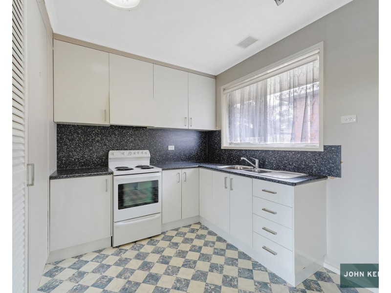 2/14 Balfour Street, Newborough VIC 3825