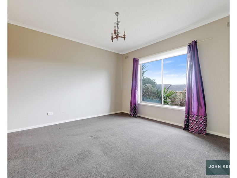 2/14 Balfour Street, Newborough VIC 3825