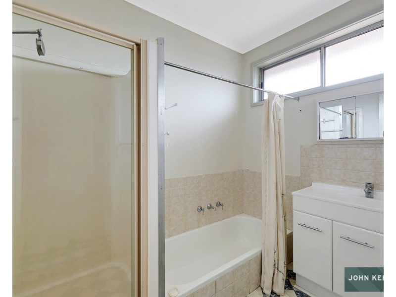 2/14 Balfour Street, Newborough VIC 3825