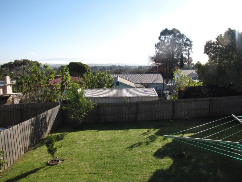 10 Windsor Avenue, Moe VIC 3825