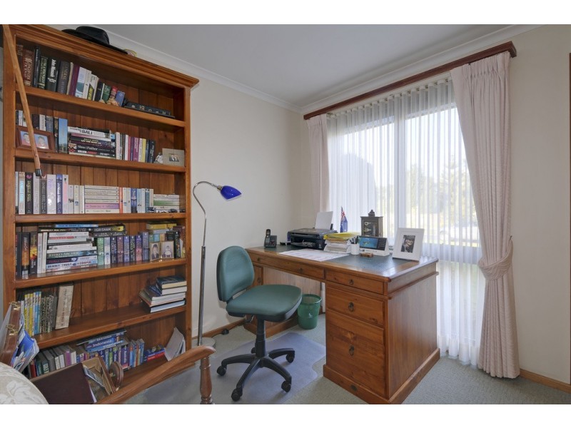 140 Southwell Avenue, Newborough VIC 3825