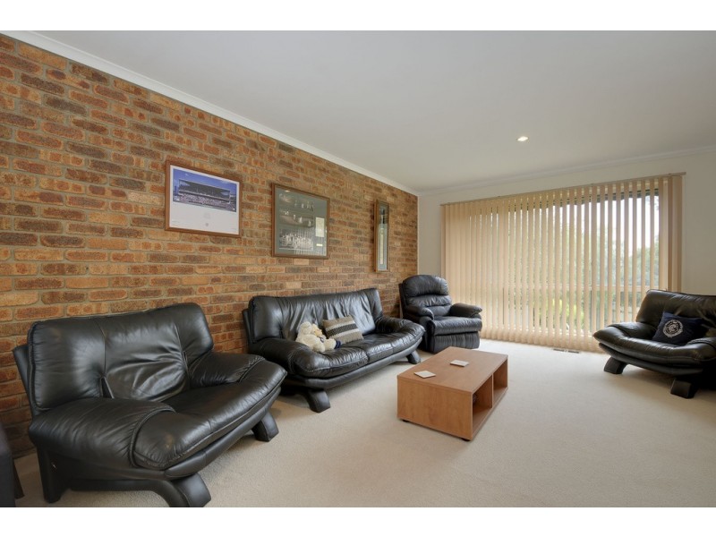 6 Libra Crescent, Moe VIC 3825