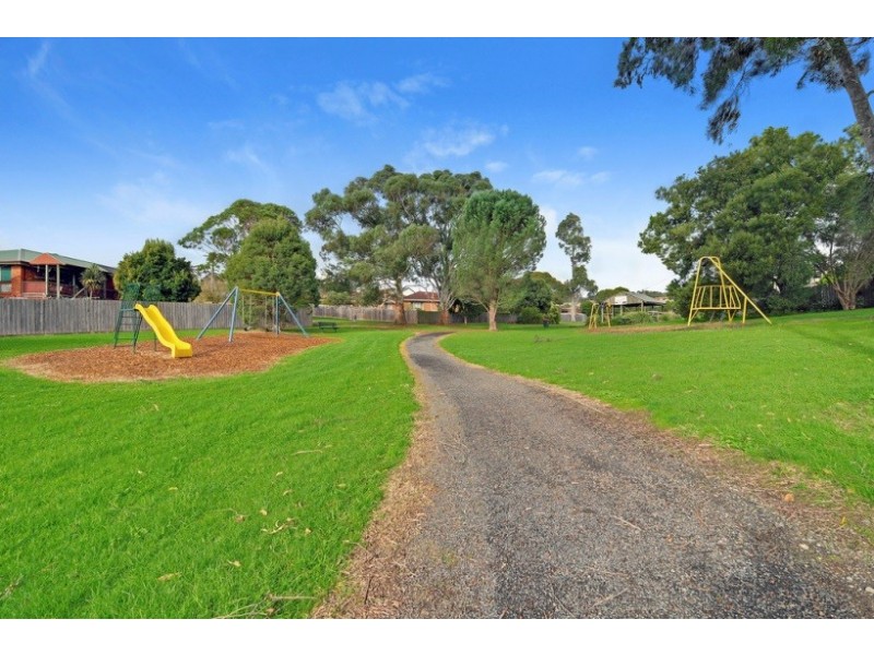 6 Libra Crescent, Moe VIC 3825