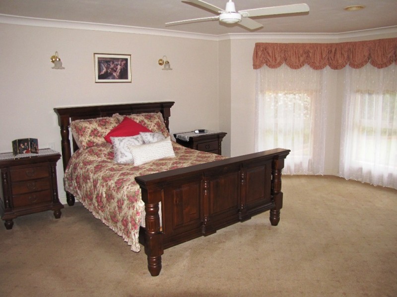 10 Rita Court, Newborough VIC 3825