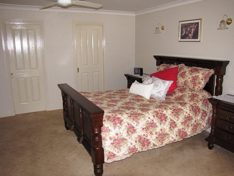 10 Rita Court, Newborough VIC 3825