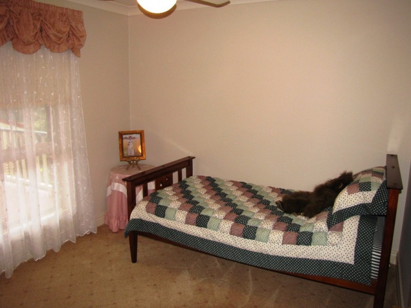 10 Rita Court, Newborough VIC 3825