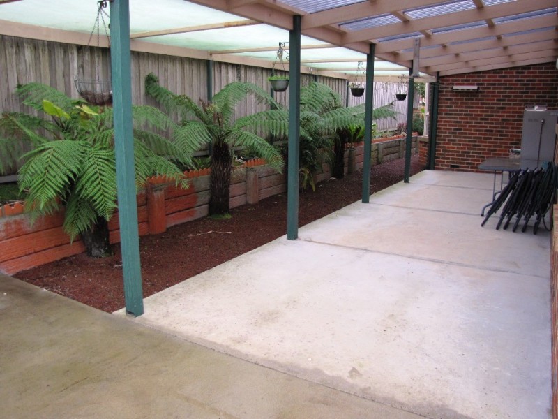 10 Rita Court, Newborough VIC 3825