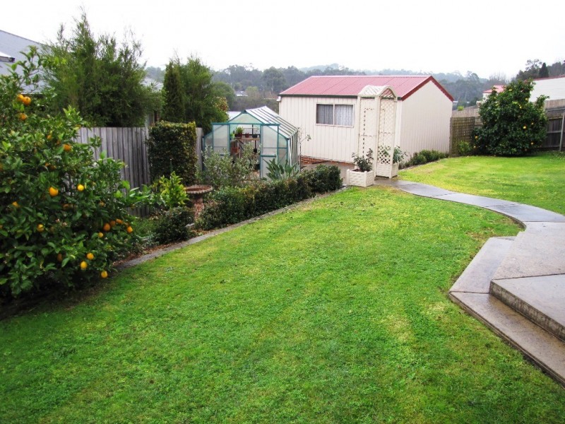 10 Rita Court, Newborough VIC 3825