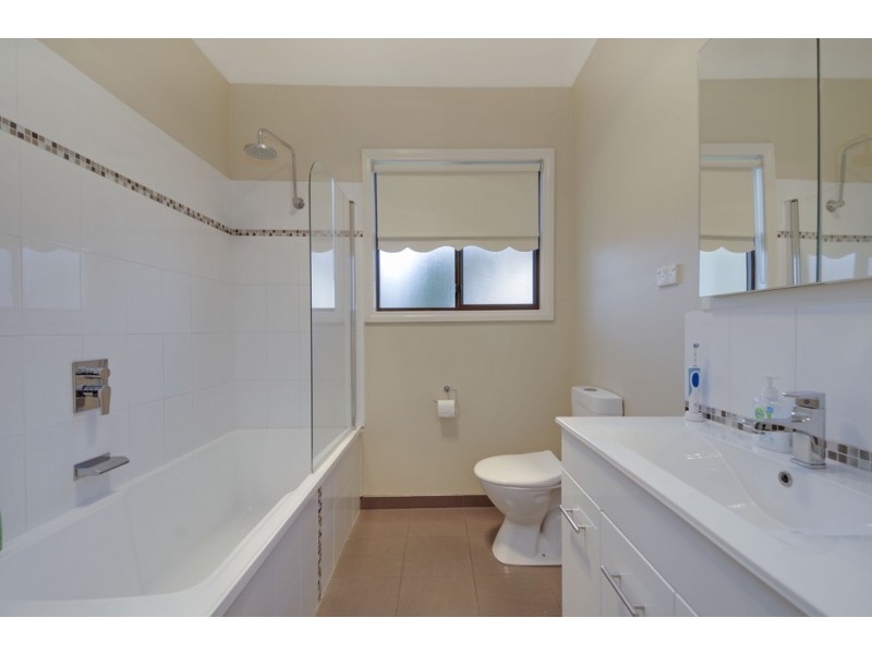 32 Cross Street, Newborough VIC 3825