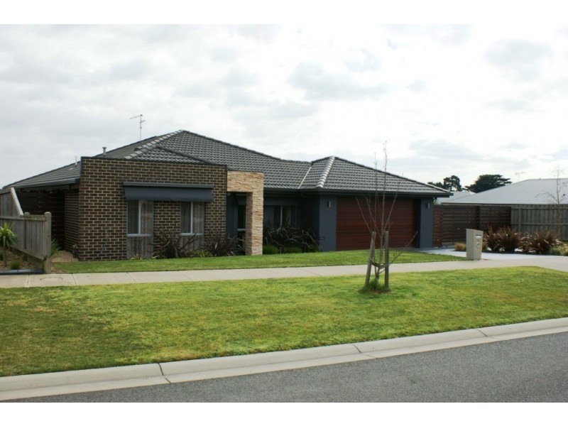 34 Montane Boulevard, Newborough VIC 3825