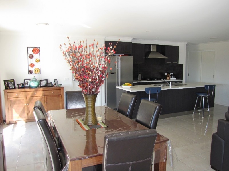 34 Montane Boulevard, Newborough VIC 3825