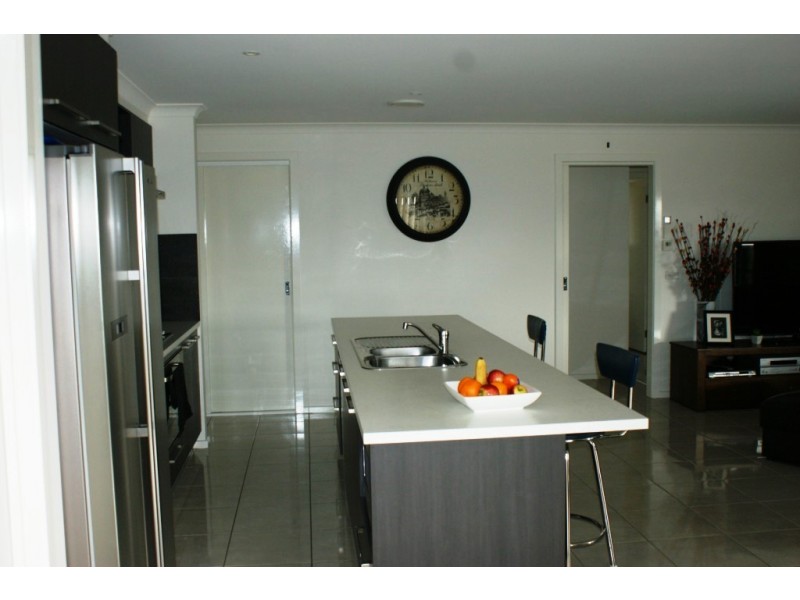 34 Montane Boulevard, Newborough VIC 3825