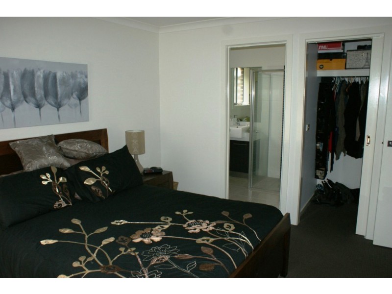 34 Montane Boulevard, Newborough VIC 3825