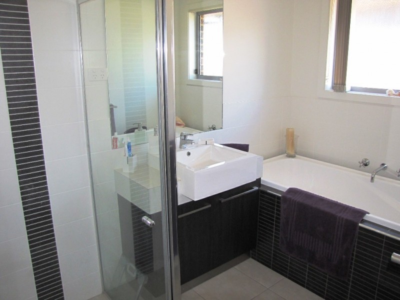 34 Montane Boulevard, Newborough VIC 3825