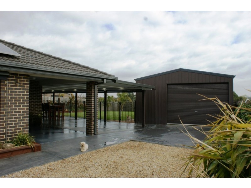 34 Montane Boulevard, Newborough VIC 3825