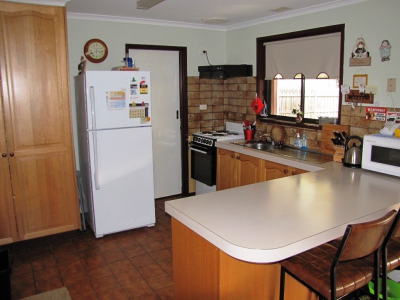 16 Burnside Street, Moe VIC 3825