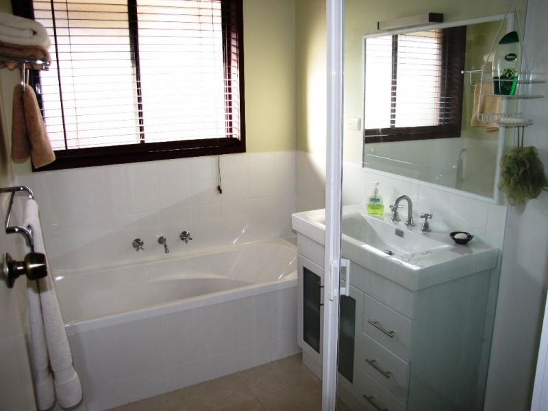 16 Burnside Street, Moe VIC 3825