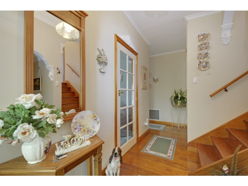 9 Avon Court, Newborough VIC 3825