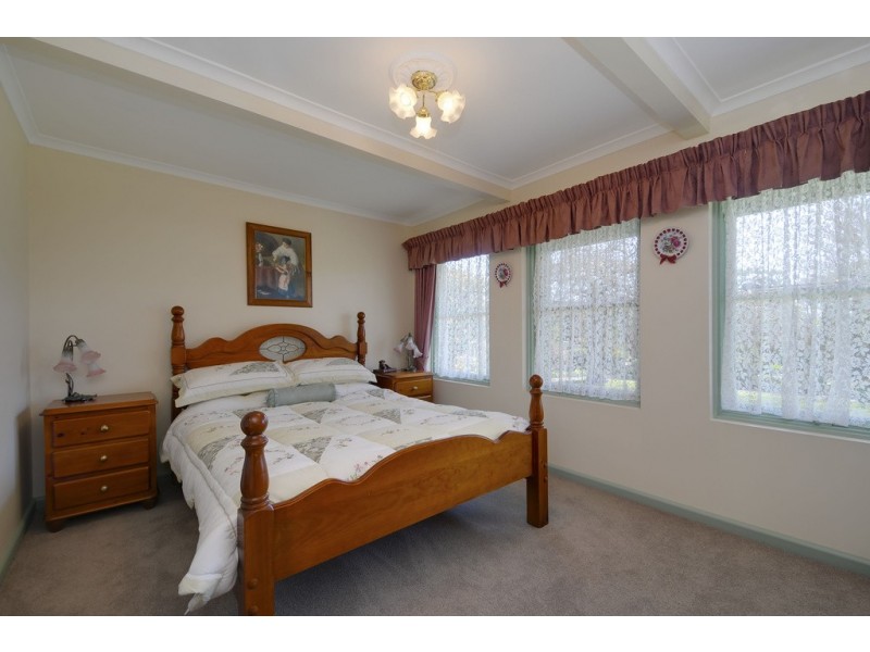 9 Avon Court, Newborough VIC 3825