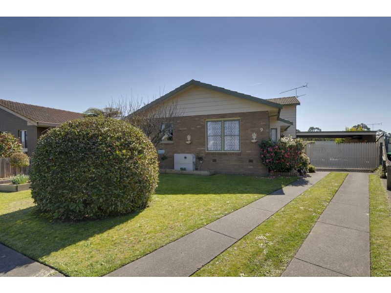 9 Avon Court, Newborough VIC 3825